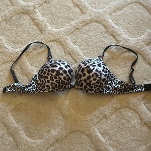 Victoria’s Secret Miraculous Plunge 34C